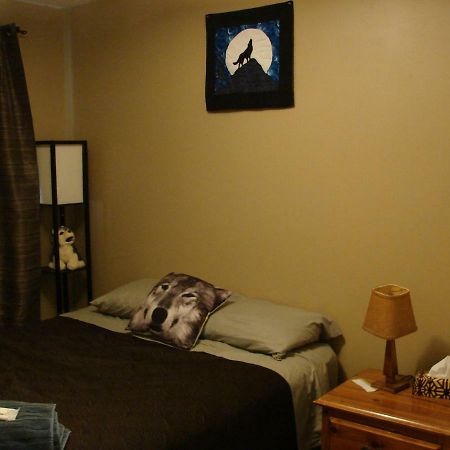 Bed and Breakfast Wild North Bed & Rest à Whitehorse Extérieur photo