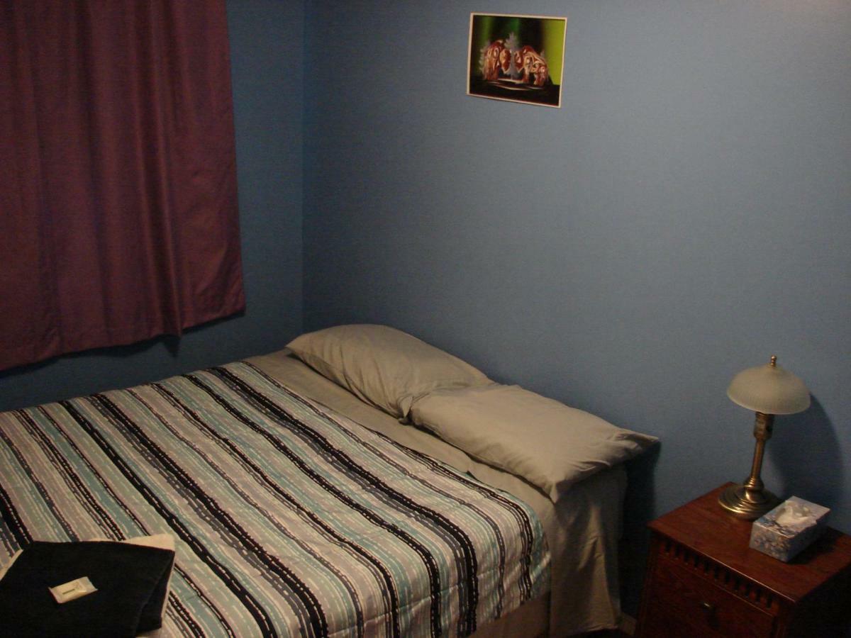 Bed and Breakfast Wild North Bed & Rest à Whitehorse Extérieur photo