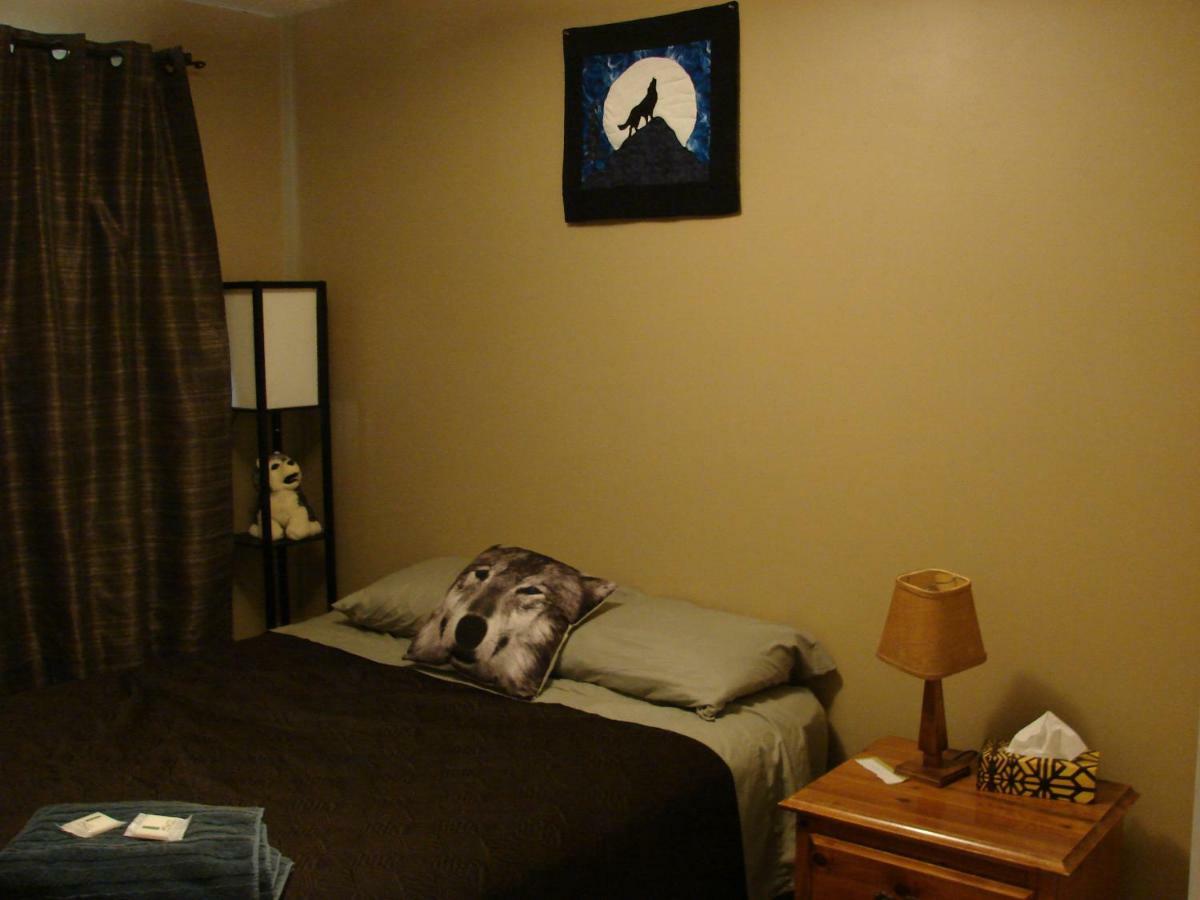 Bed and Breakfast Wild North Bed & Rest à Whitehorse Extérieur photo